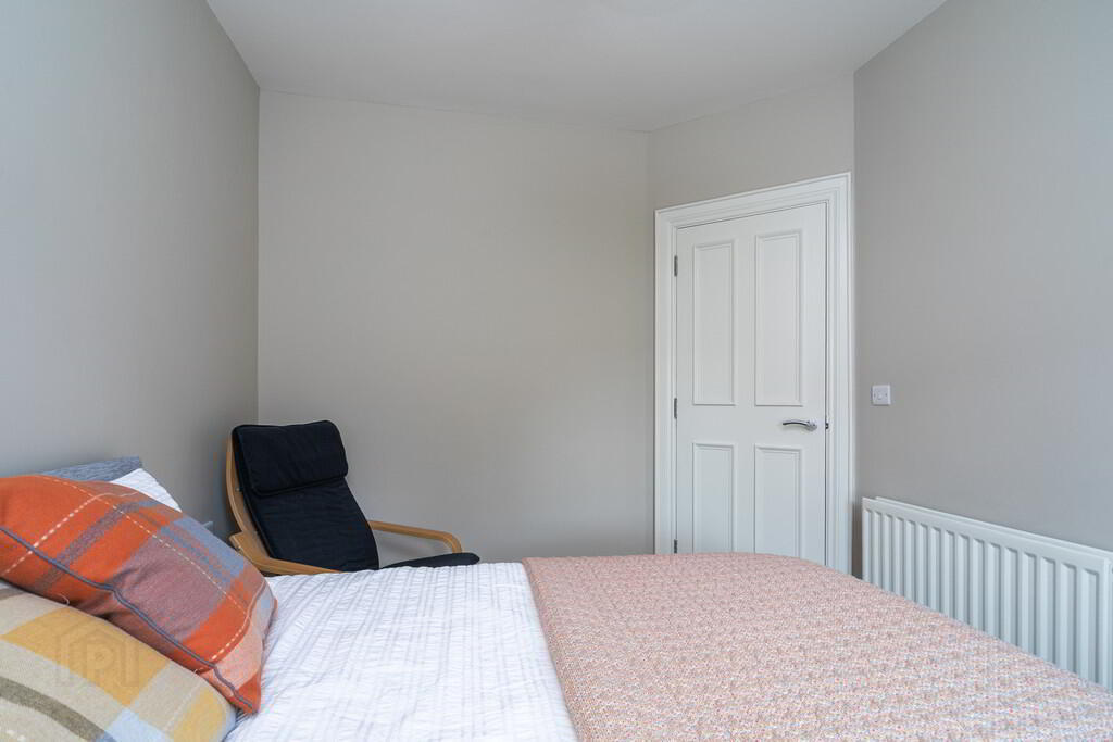 6 Bracken Hill Avenue 22 of 30
