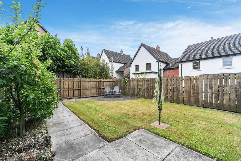 6 Bracken Hill Avenue 25 of 30