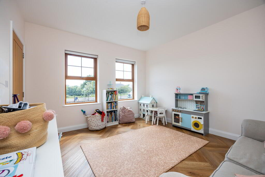 3 Thorndale View 5 of 42