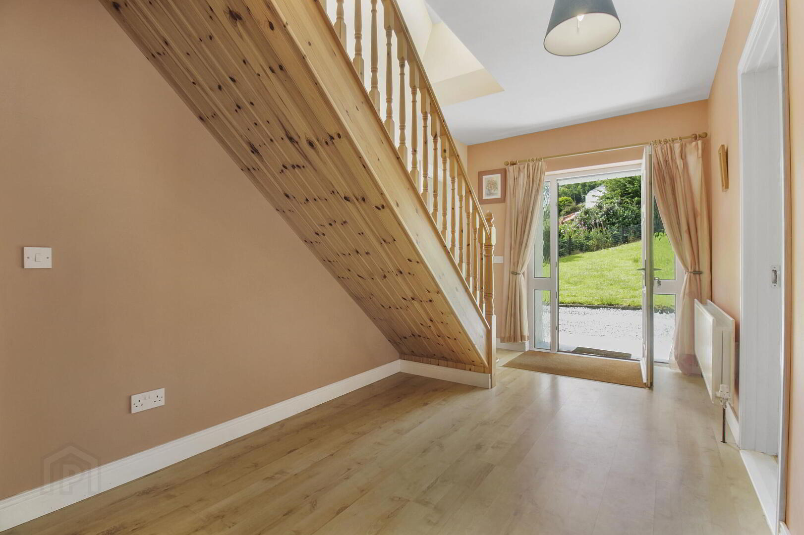 1 Woodside 2 of 28