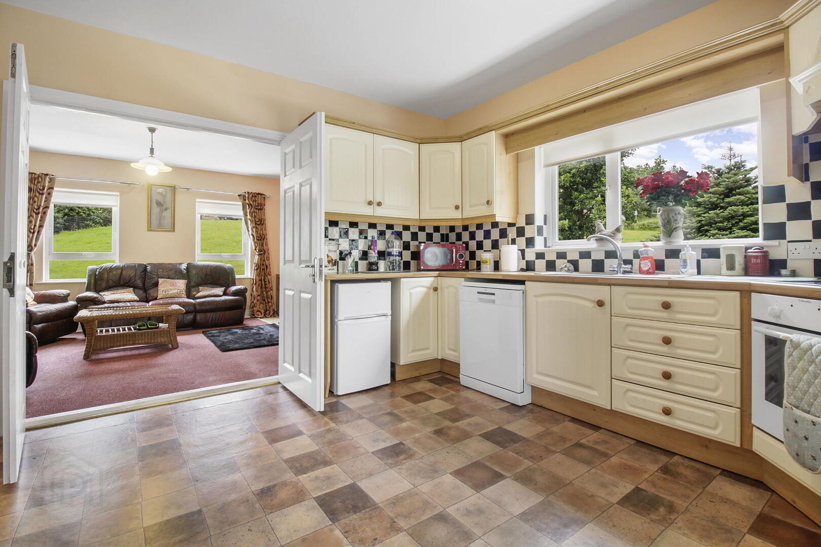 1 Woodside 6 of 28