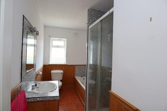 24 Blackbush Avenue 6 of 13