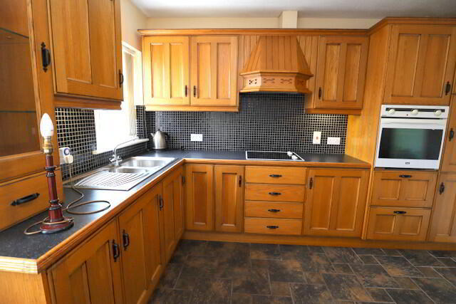24 Blackbush Avenue 4 of 13