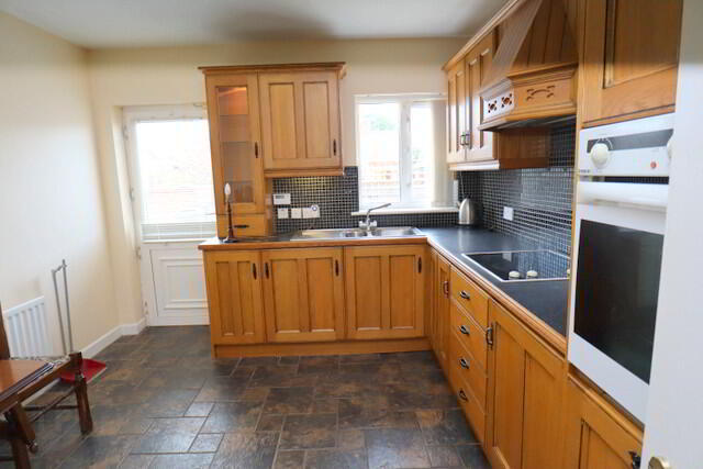 24 Blackbush Avenue 5 of 13