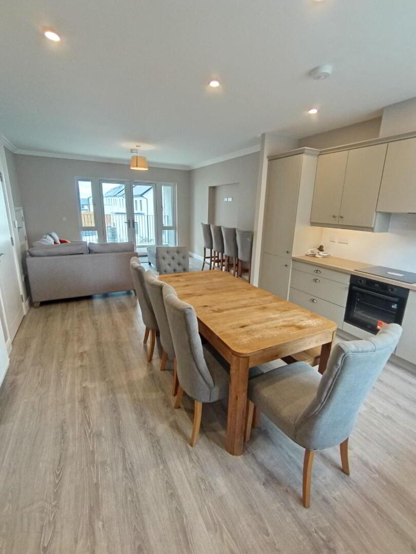72 Newtown Avenue 2 of 20