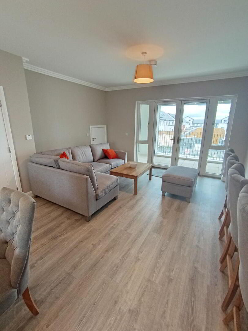72 Newtown Avenue 6 of 20