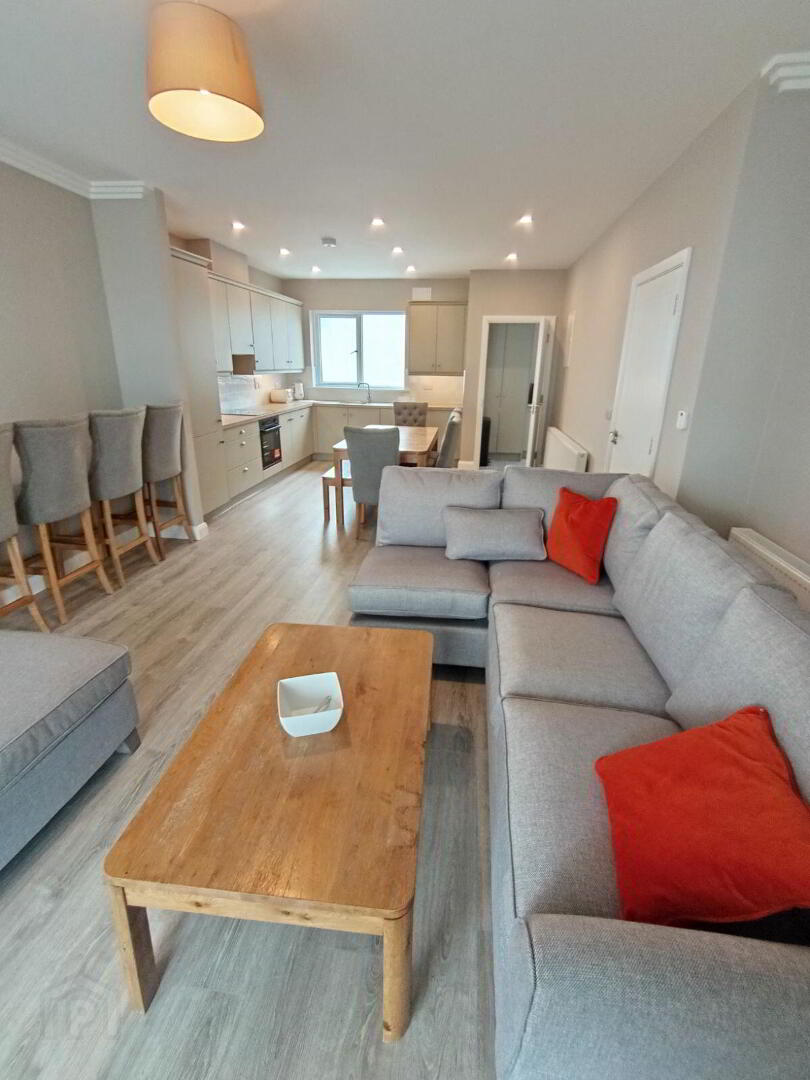 72 Newtown Avenue 8 of 20