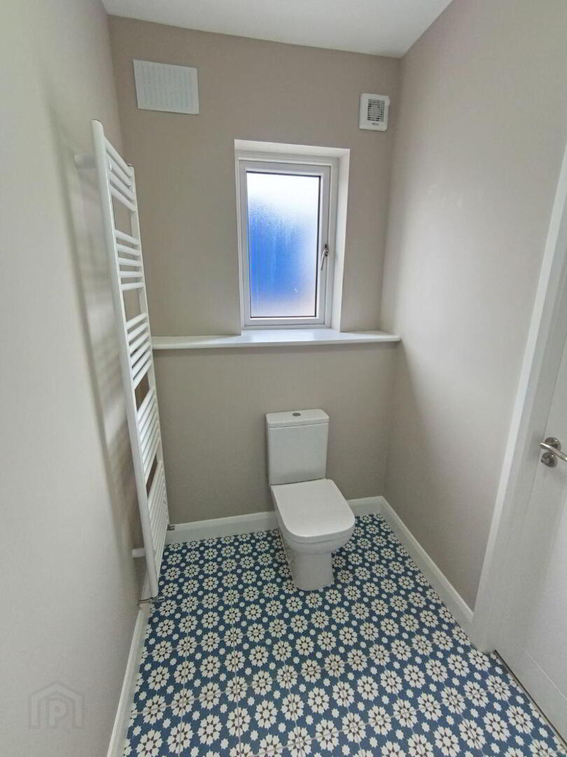 72 Newtown Avenue 10 of 20