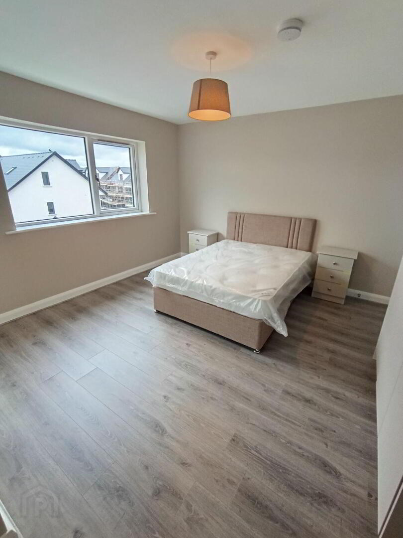 72 Newtown Avenue 13 of 20