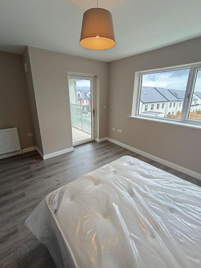 72 Newtown Avenue 14 of 20