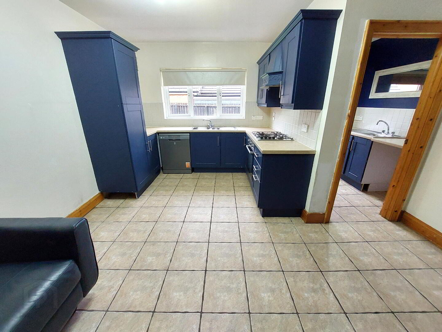 34 Blackthorn Manor 5 of 16