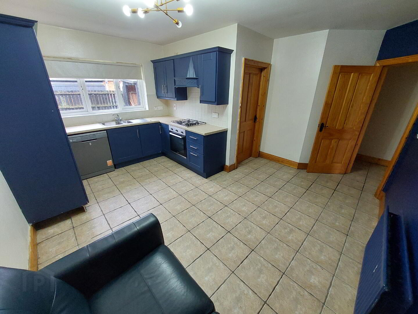 34 Blackthorn Manor 6 of 16