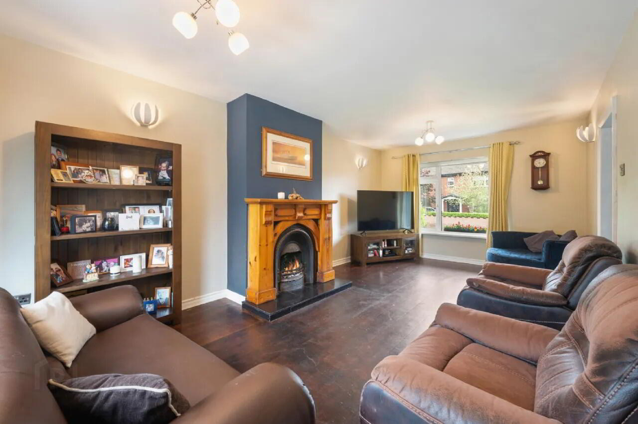 6 Eglantine Drive 5 of 17