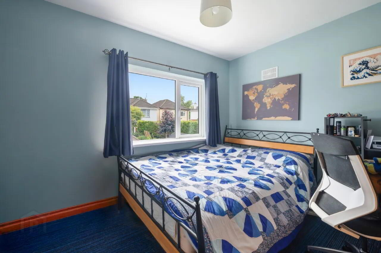6 Eglantine Drive 12 of 17