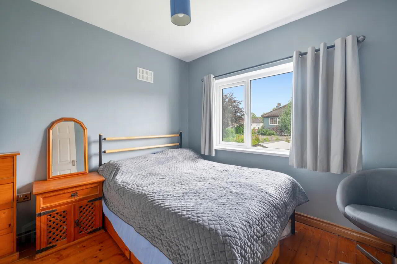 6 Eglantine Drive 14 of 17