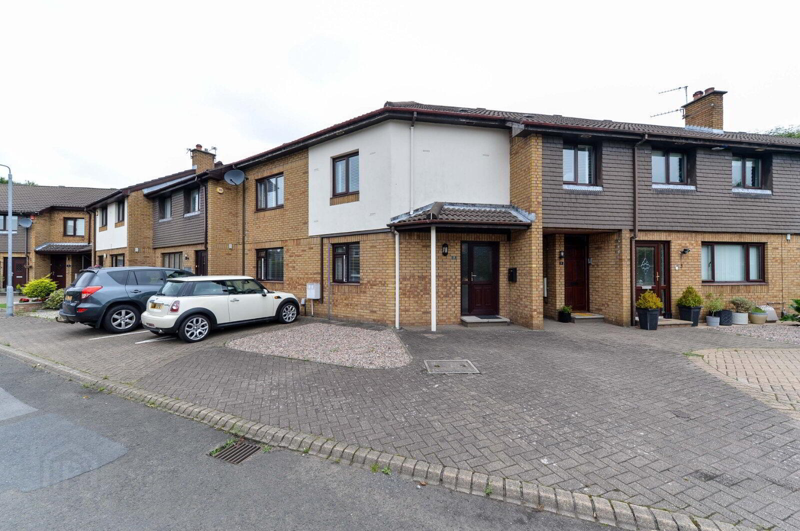 7 Strathearn Mews 1 of 16
