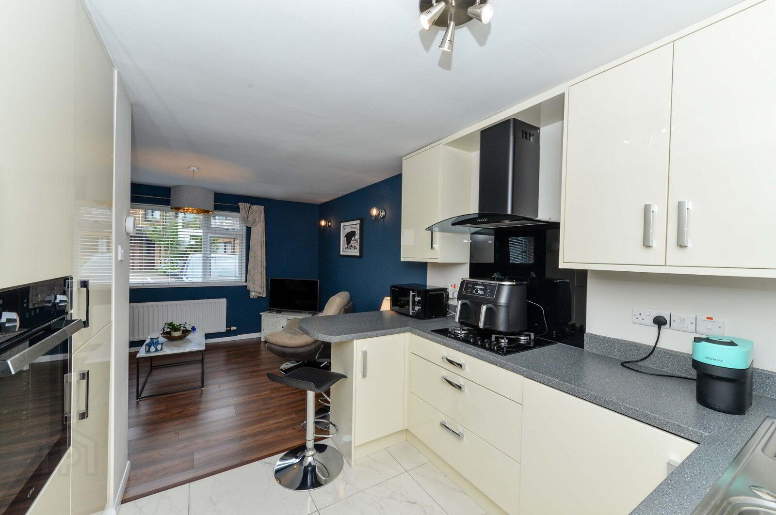 7 Strathearn Mews 9 of 16
