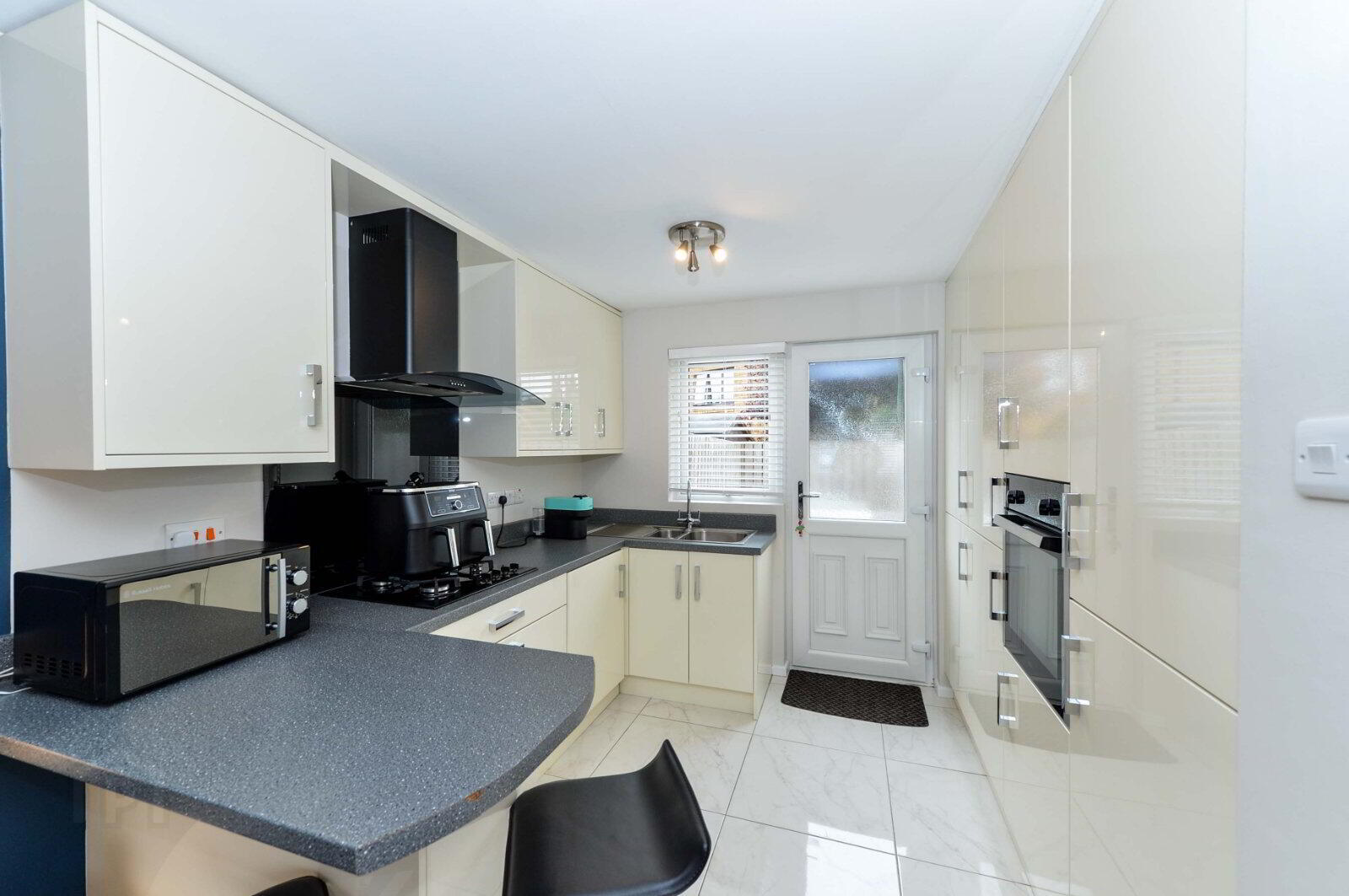 7 Strathearn Mews 8 of 16