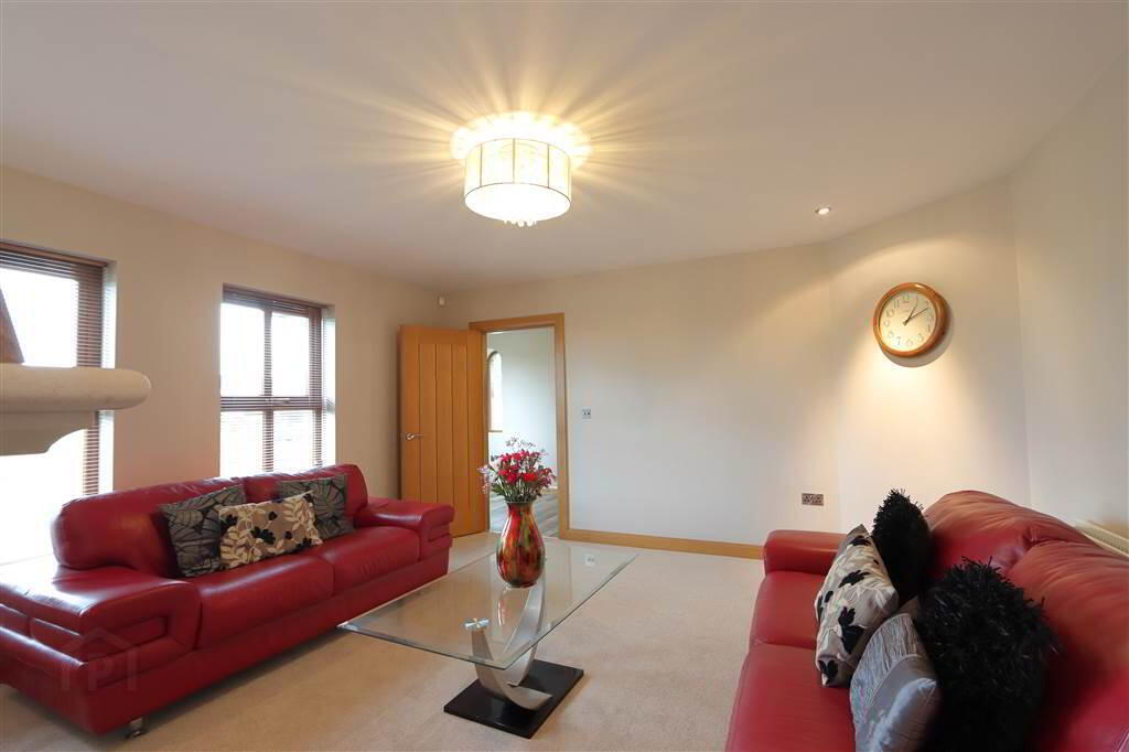 50 Moss Road 6 of 38