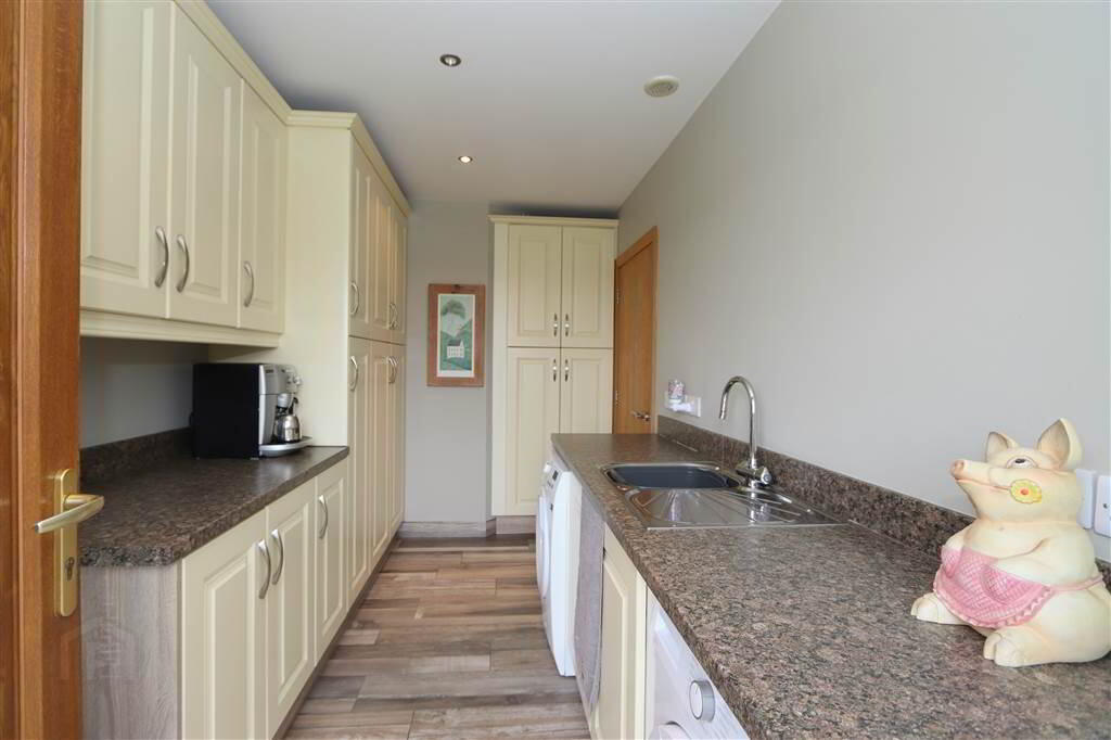 50 Moss Road 16 of 38