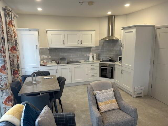 30 Hatheran Square( SHORT TERM LET, 7 Months) 2 of 9