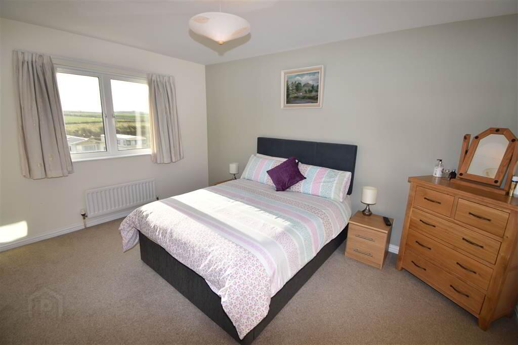 40 Old Castle Court 5 of 8