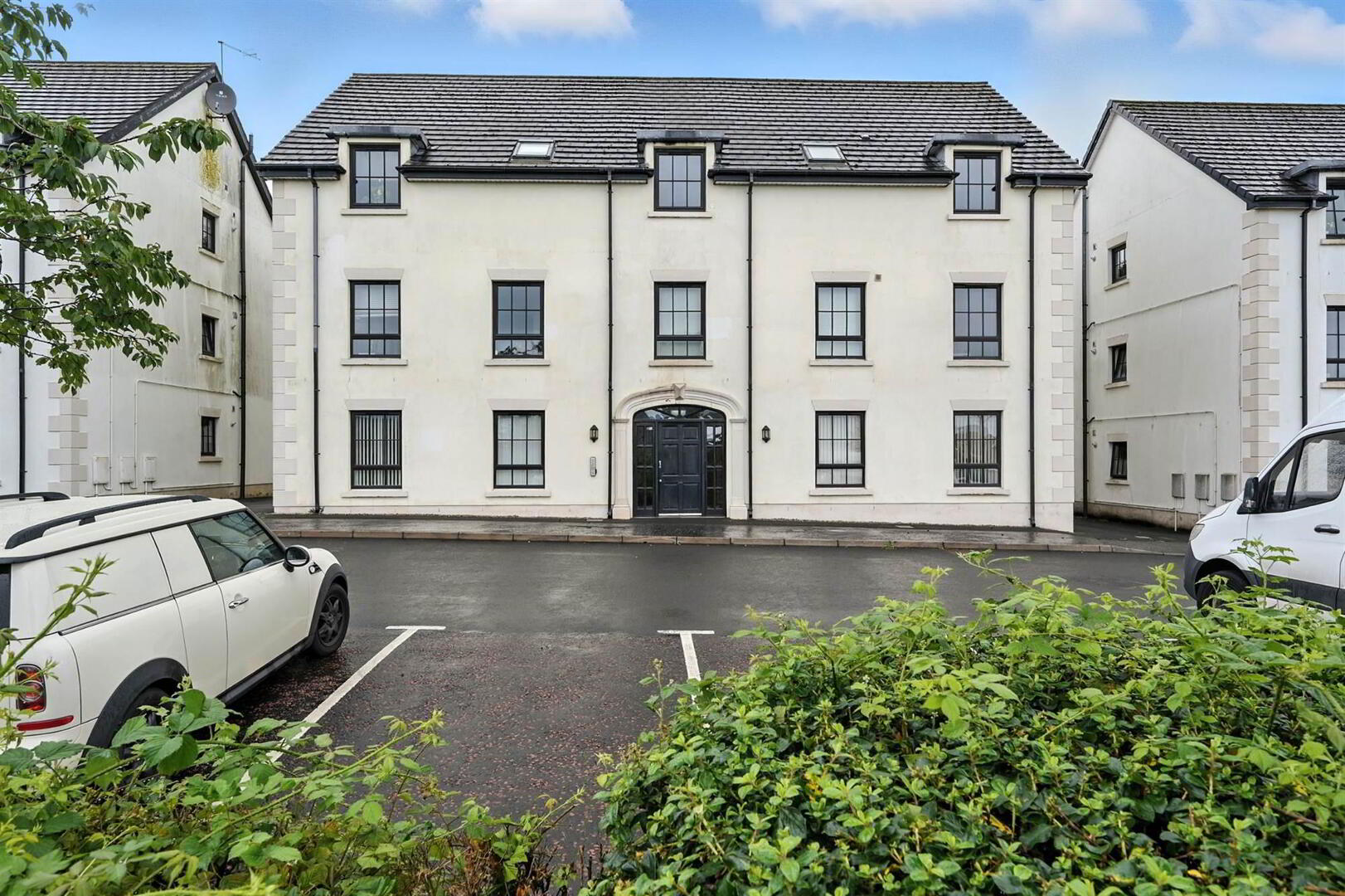 Apt 52, Sir Richard Wallace Walk 2 of 21