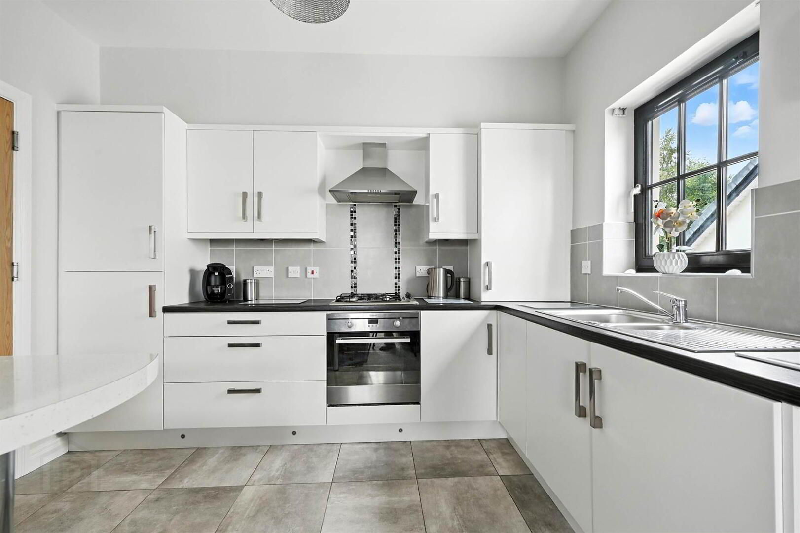 Apt 52, Sir Richard Wallace Walk 9 of 21