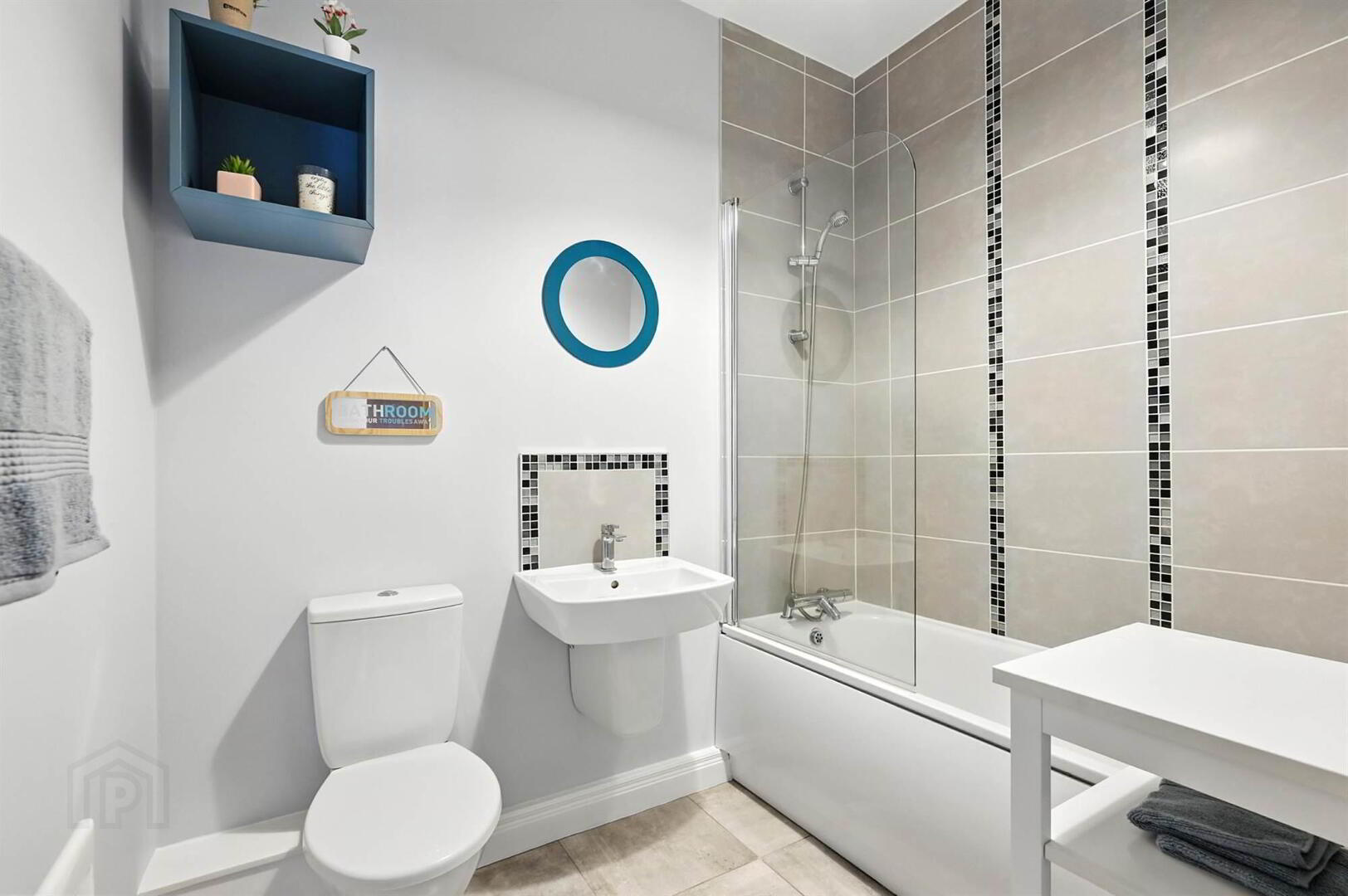 Apt 52, Sir Richard Wallace Walk 14 of 21