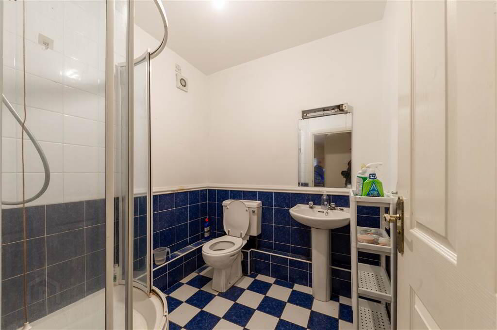 34b Ashley Avenue 5 of 8