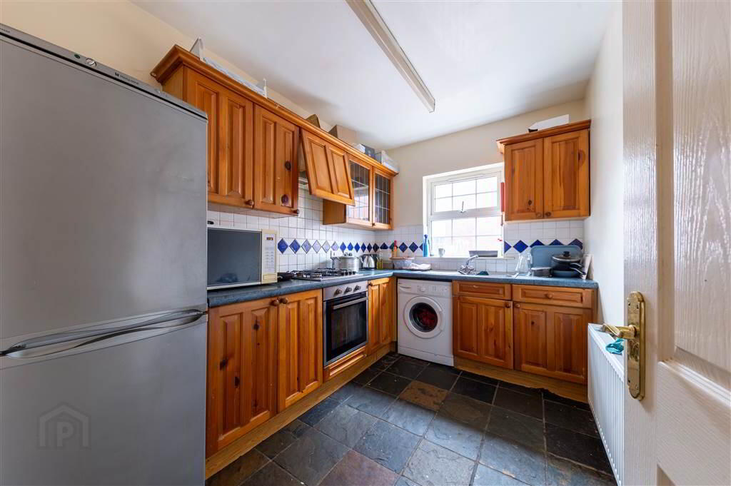 34b Ashley Avenue 4 of 8