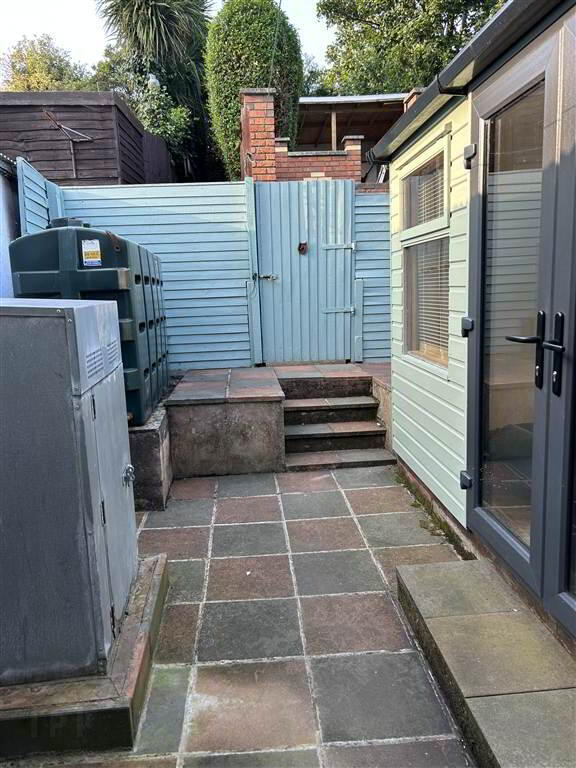 63 Moat Street 16 of 22
