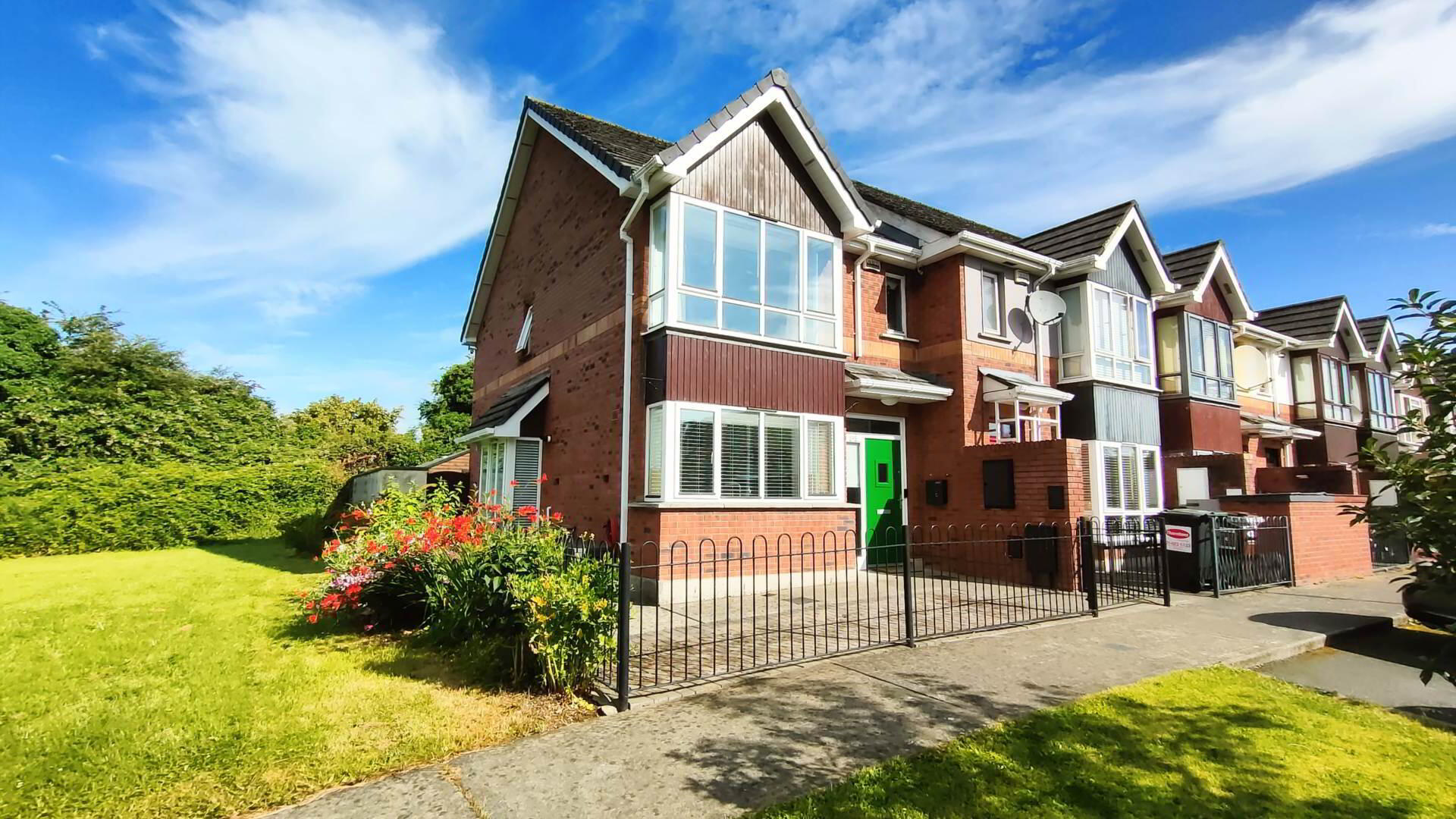 195 Chambers Park 1 of 28