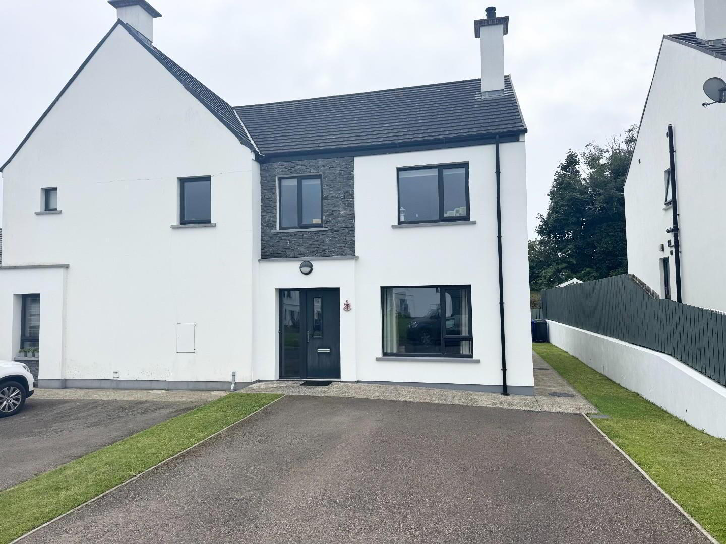 29 Tullyardan Square 1 of 18