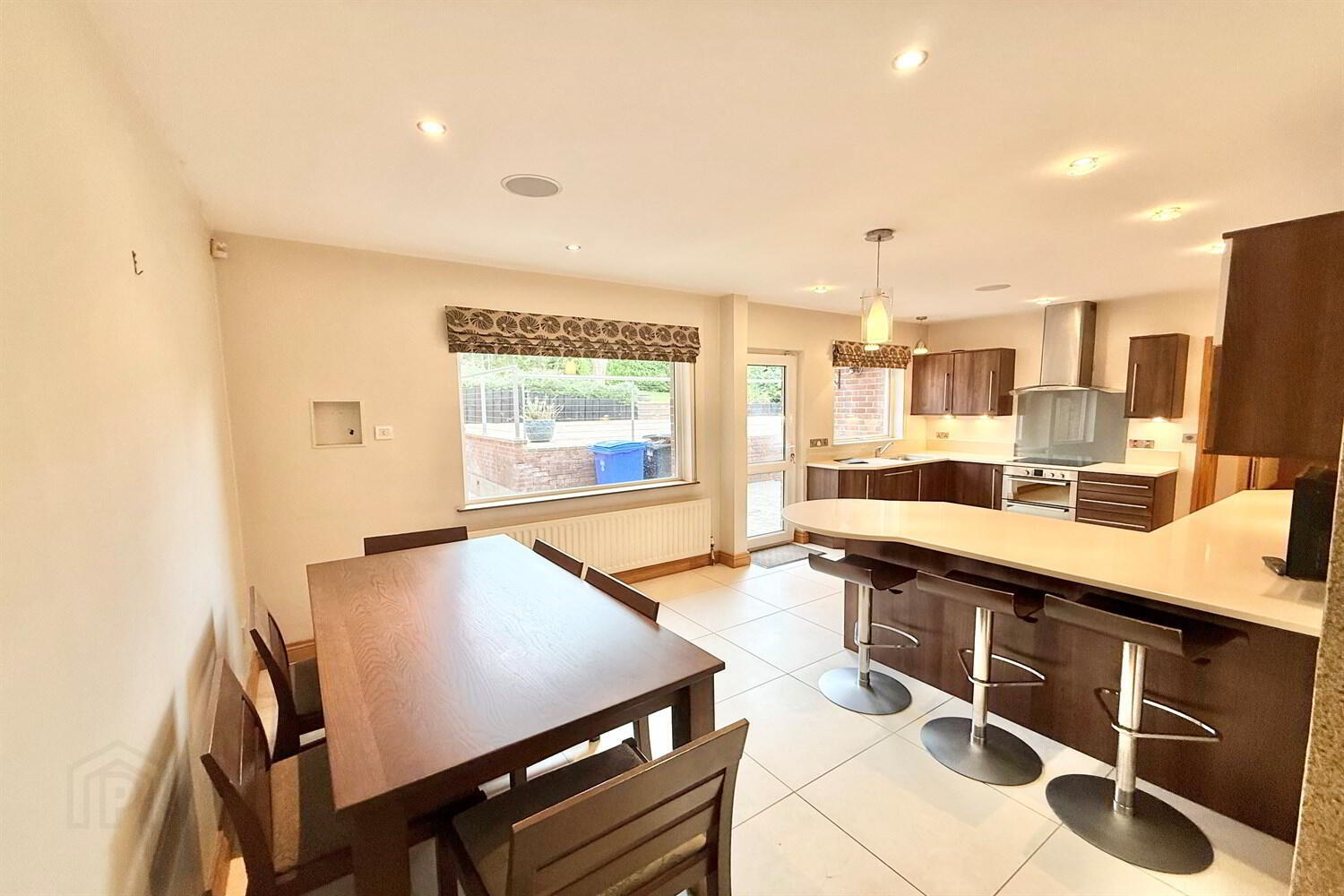 14 Strangford Avenue 4 of 17