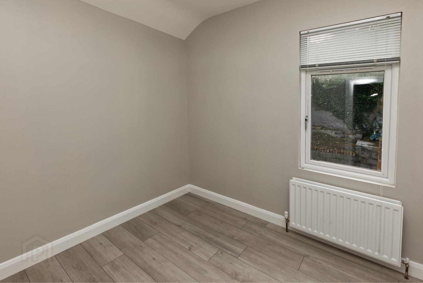 33 Southwell Road 10 of 13