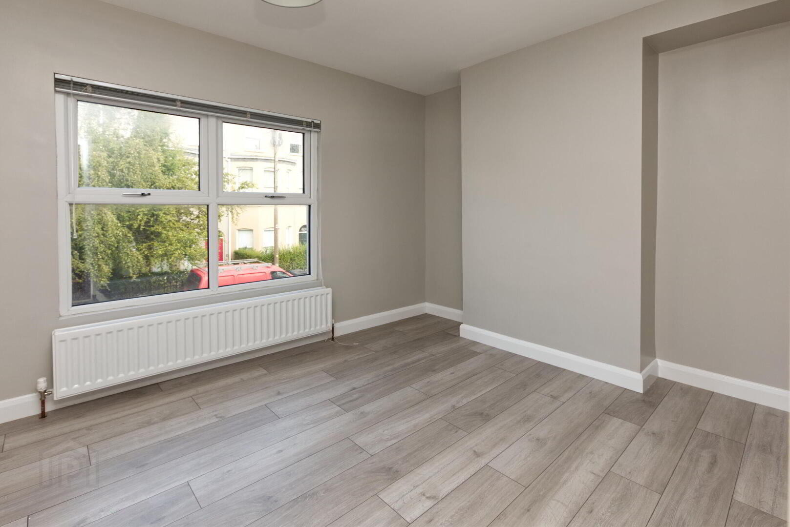 33 Southwell Road 7 of 13