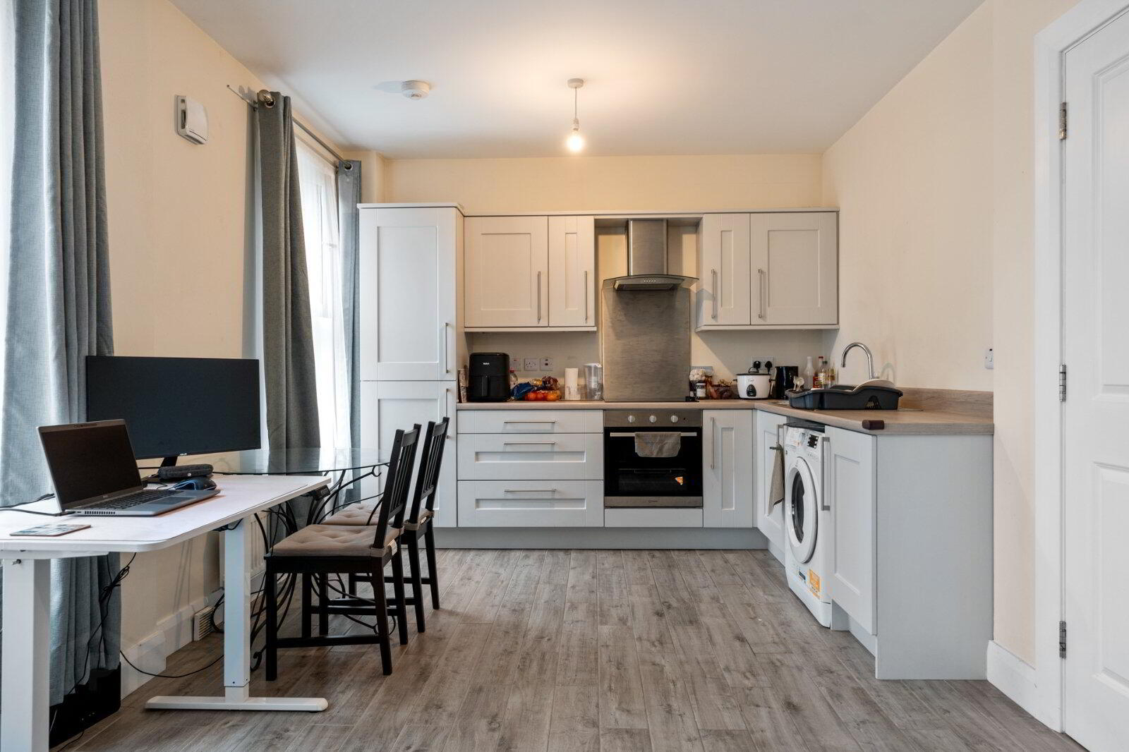 Flat 4, 6 Crescent Gardens 4 of 16