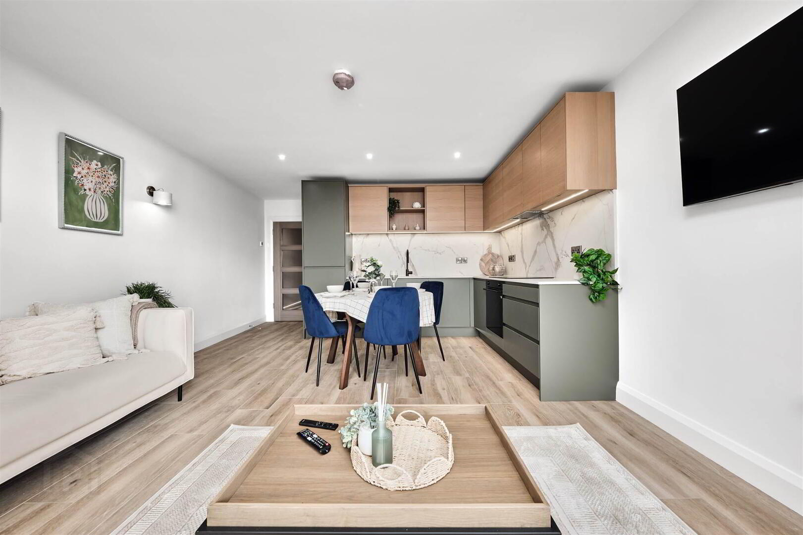 Apartment 3 19 The Promenade 4 of 25