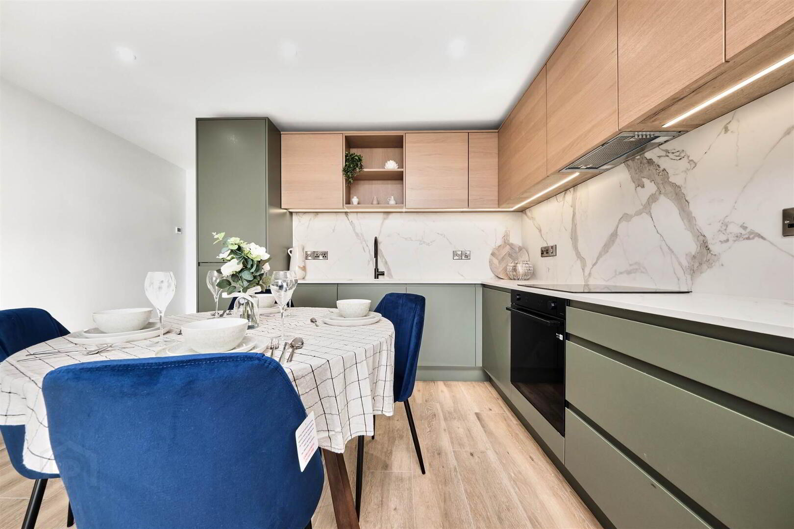 Apartment 3 19 The Promenade 6 of 25