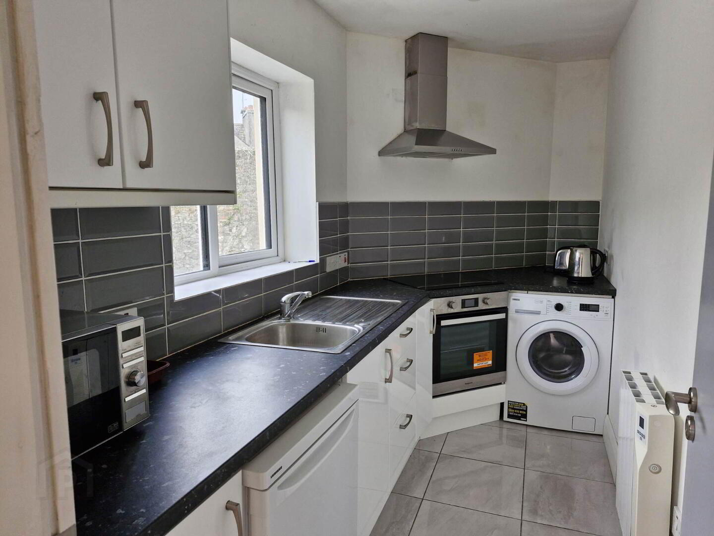 10b Castle Street 3 of 10