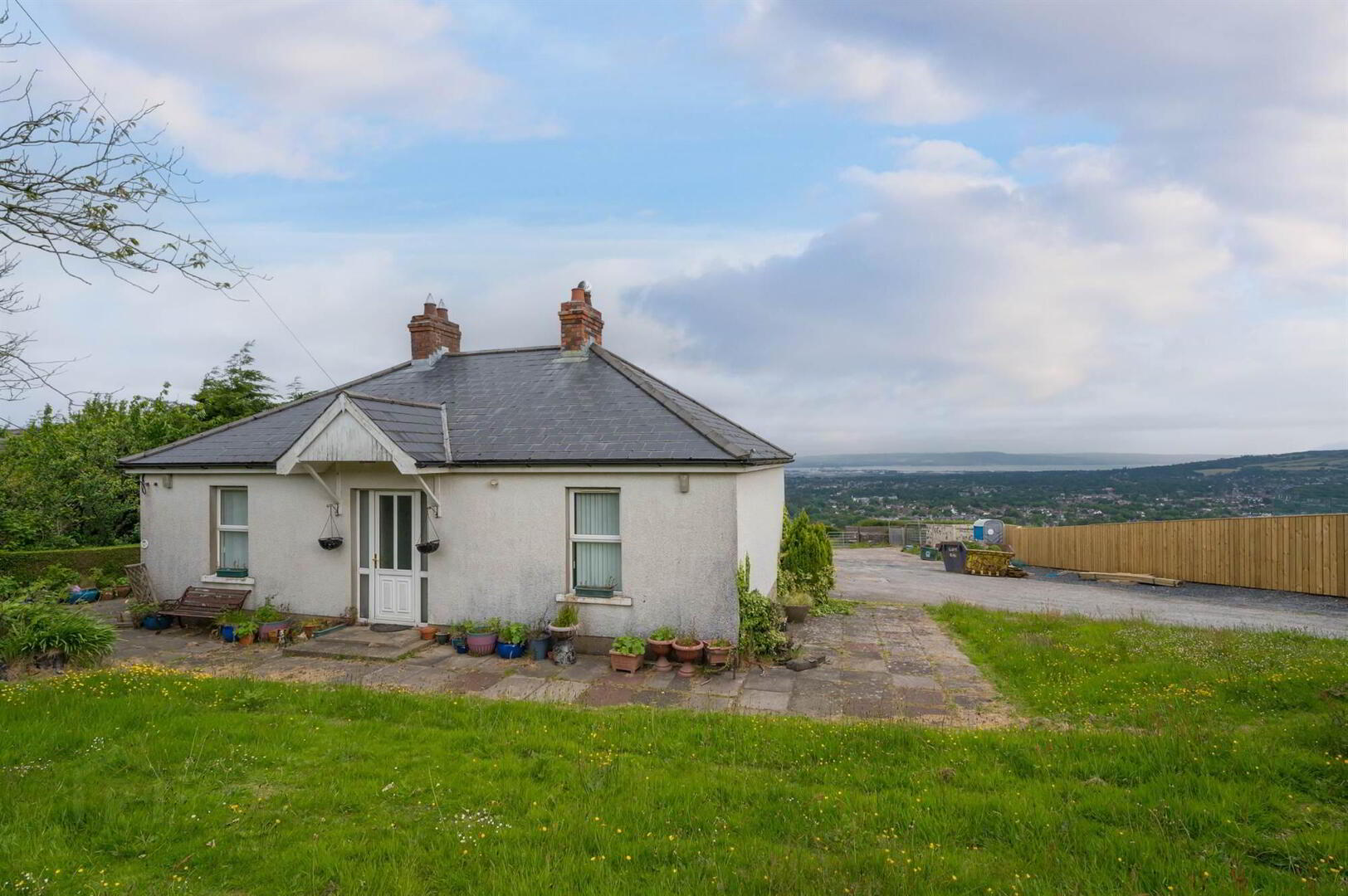 Bungalow @, 51 Middle Braniel Road 2 of 13