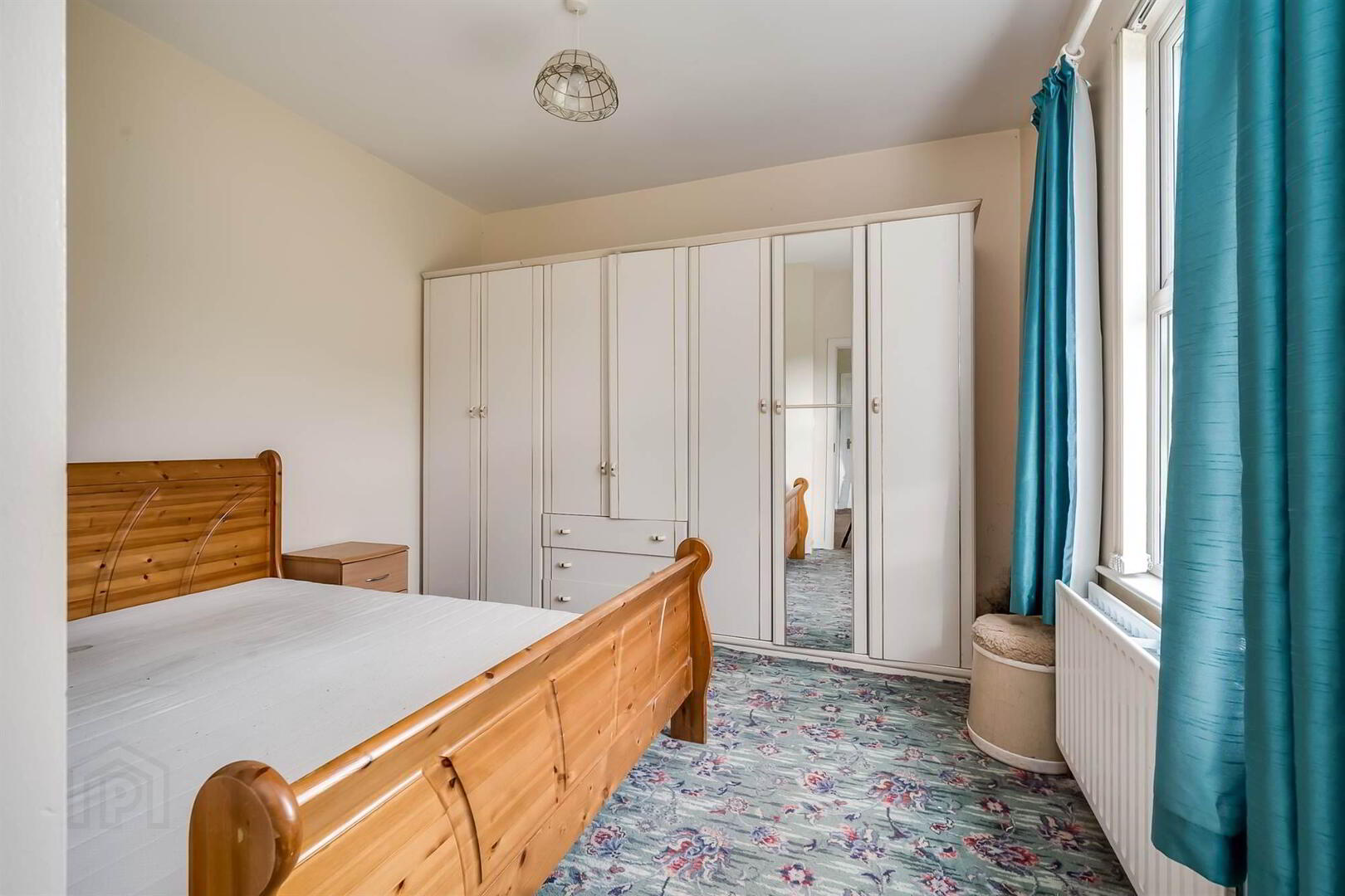 Bungalow @, 51 Middle Braniel Road 8 of 13