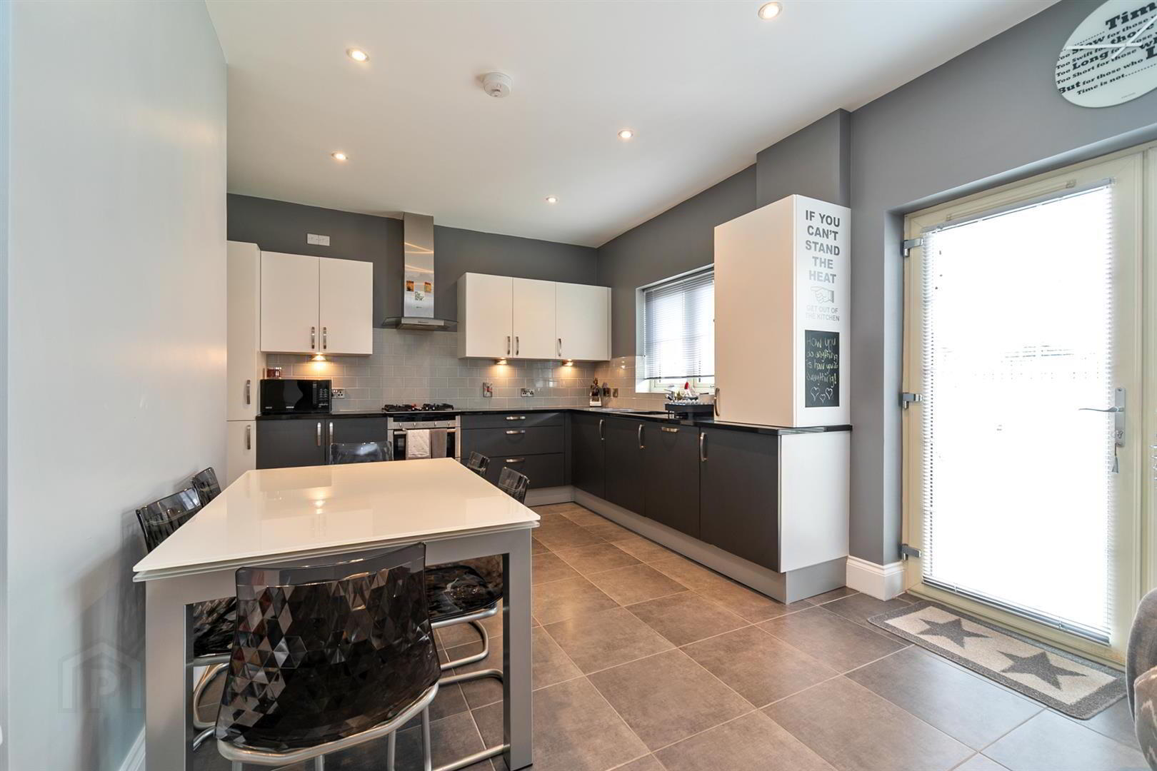 4 Bracken Hill Avenue 14 of 36