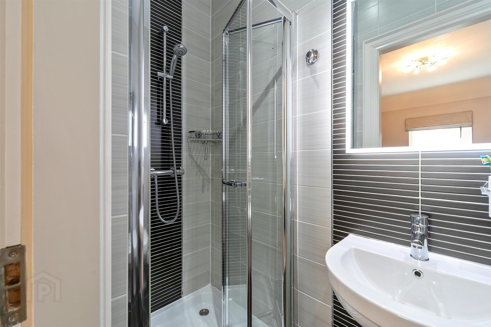 4 Bracken Hill Avenue 22 of 36