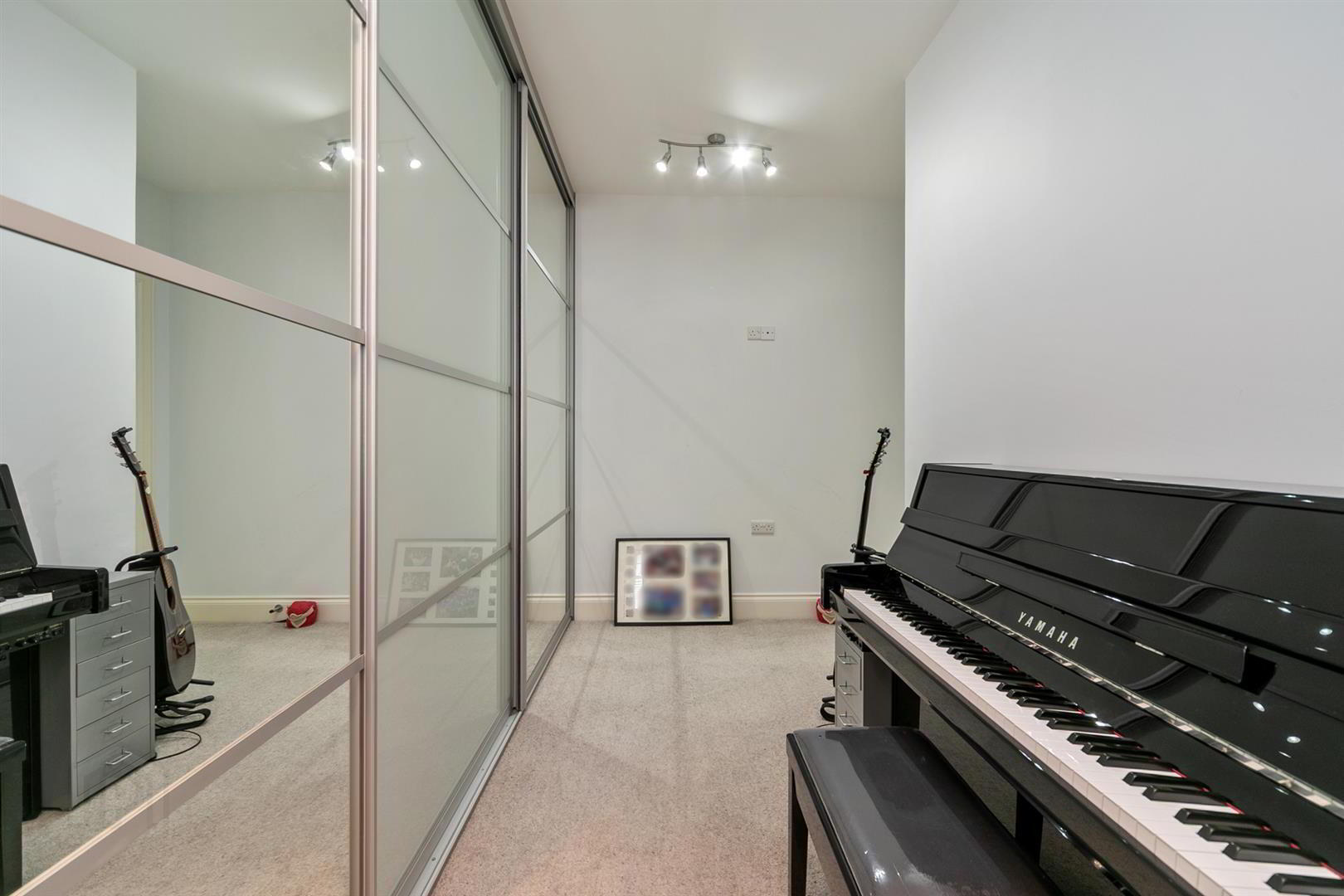 4 Bracken Hill Avenue 27 of 36