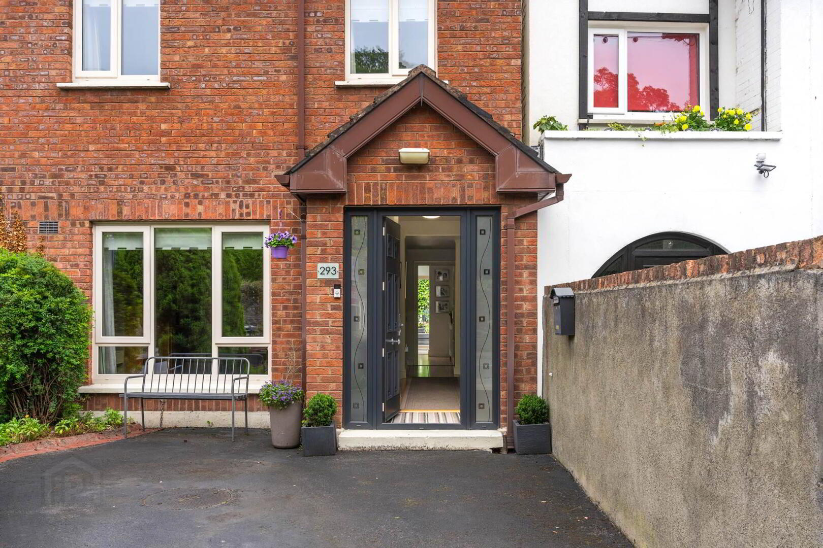 293 Blackhorse Avenue 3 of 38