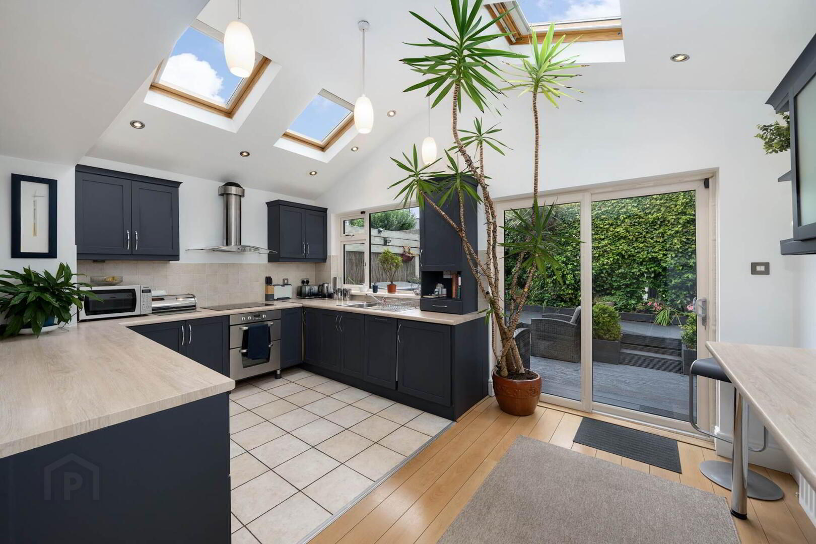 293 Blackhorse Avenue 10 of 38