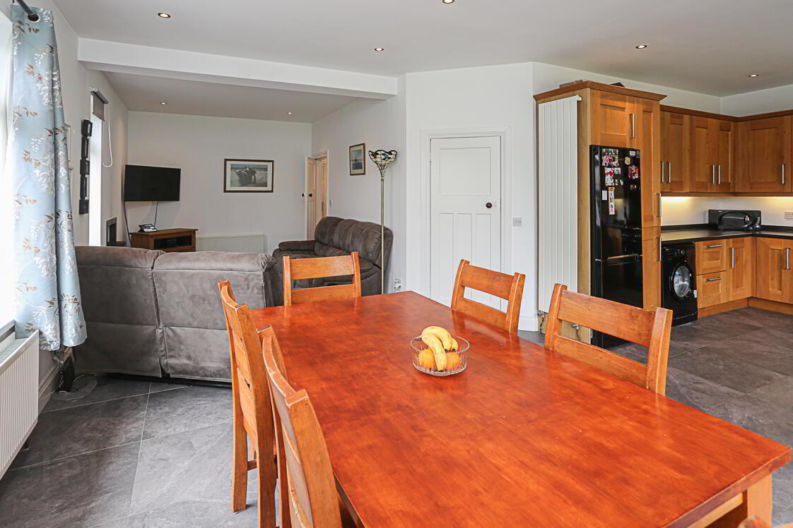 16 Donard Avenue 4 of 25