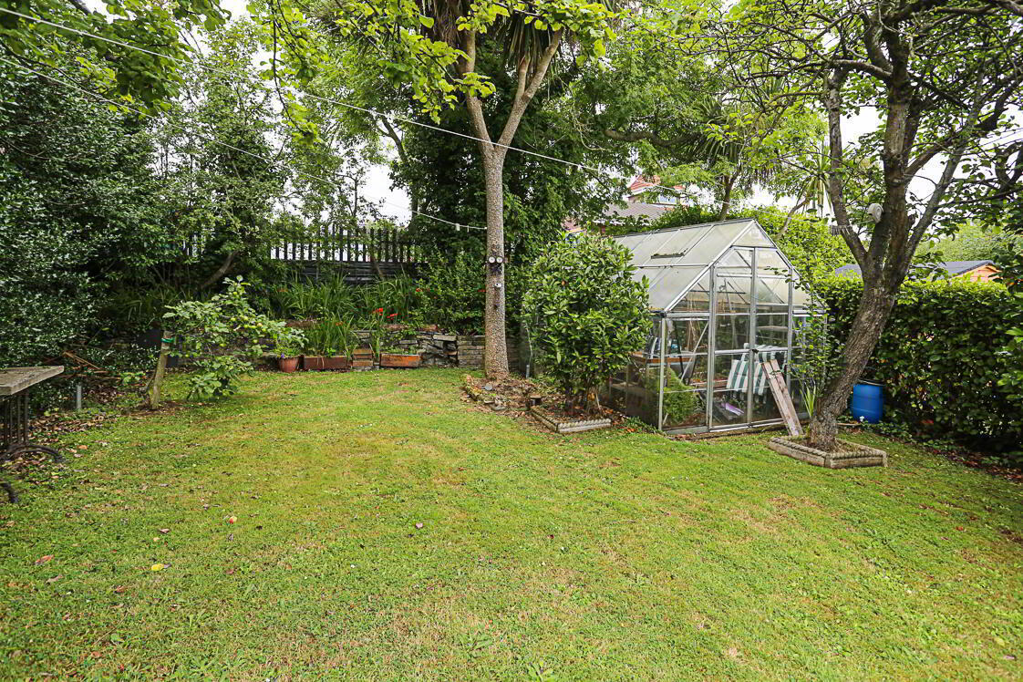 16 Donard Avenue 23 of 25